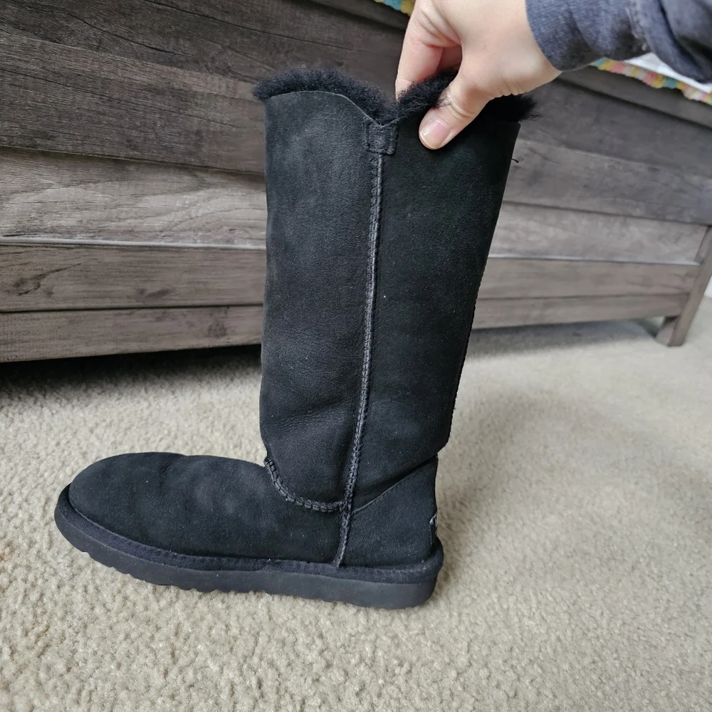 UGG excellent minimal